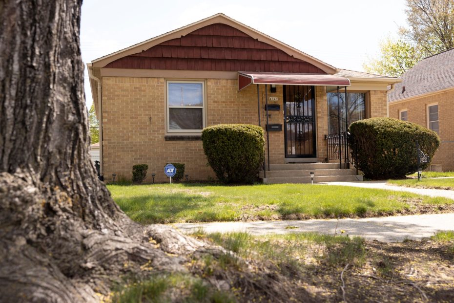 image of a house located in a majority-Black neighborhood